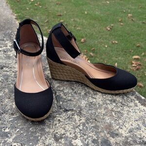 Vionic Amy Canvas Espadrille Black Wedge Sandals with Tan Sole Size 5